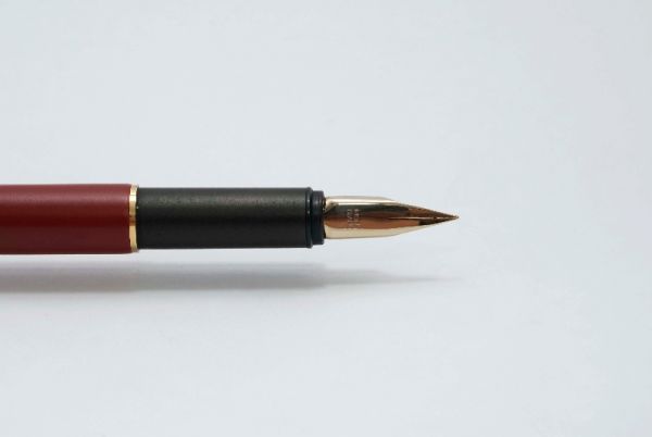 Montblanc_Noblesse_Slimline_Matte_Red_4.jpg