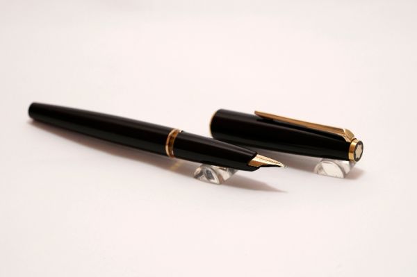 Montblanc_Vintage_310_Black_Resin_5.jpg