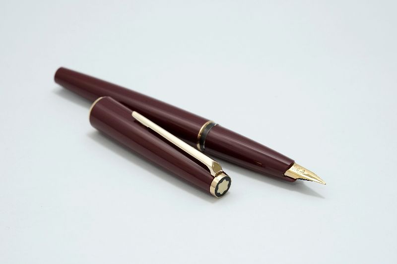 Montblanc_Vintage_320_Bordeaux_1.jpg