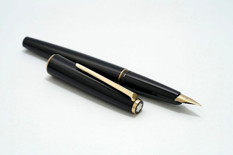 Montblanc_Vintage_320_Classic_1.jpg