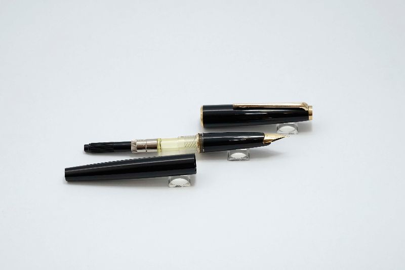 Montblanc_Vintage_Classic_Black_Resin_6.jpg