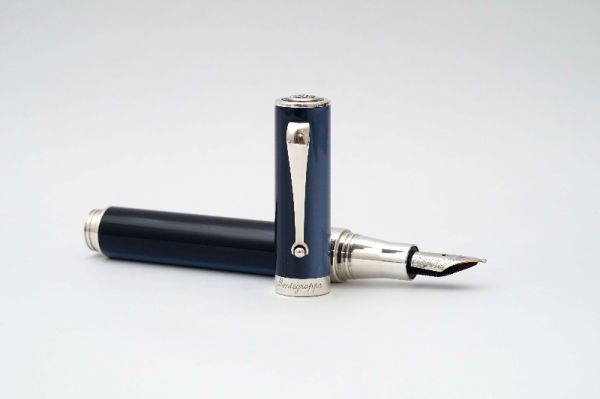 Montegrappa_Espressione_Blue_Pearl_2.jpg