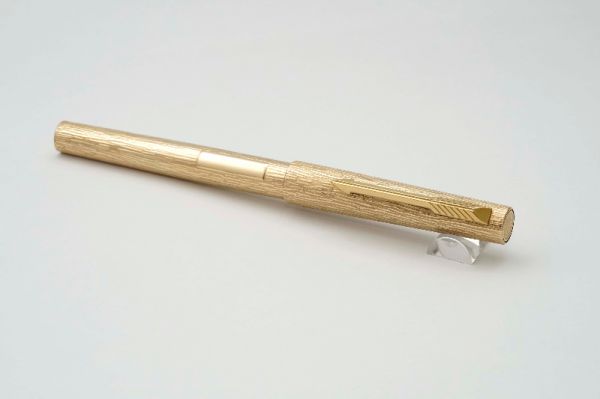 Parker-105-Rolled-Gold-Bark-Pattern-12.jpg