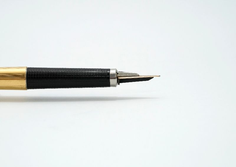 Parker-180-Imperial-Pattern-Gold-Plated-3.jpg