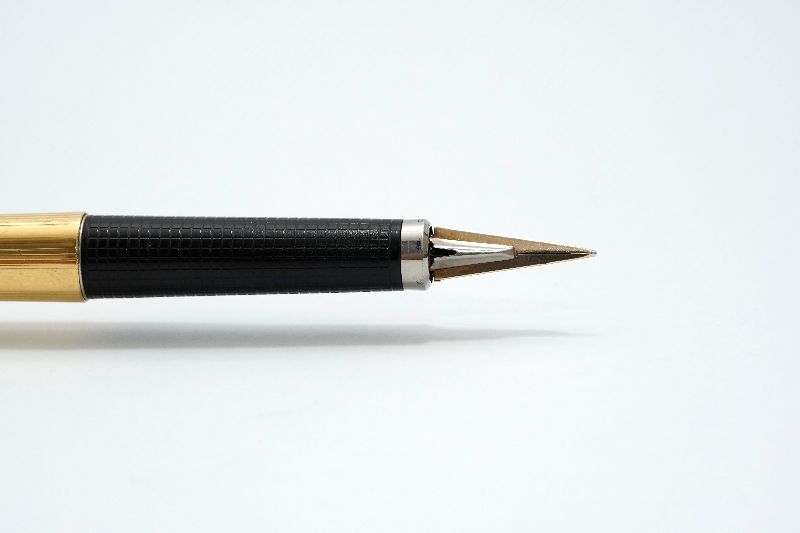 Parker-180-Imperial-Pattern-Gold-Plated-4.jpg