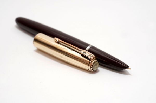 Parker-51-Aeromatic-Gold-Filled-Cap-Burgundy-2.jpg