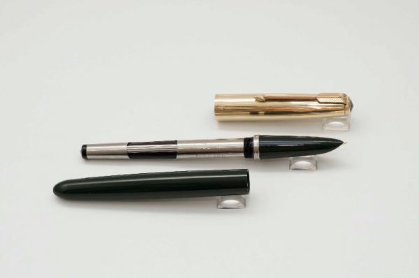Parker-51-Aerometric-12K-Rolled-Gold-Cap-Dark-Brown-4.jpg