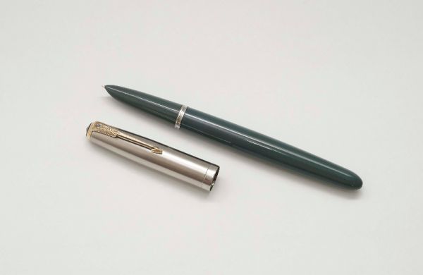 Parker-51-Aerometric-Deluxe-Grey-4.jpg