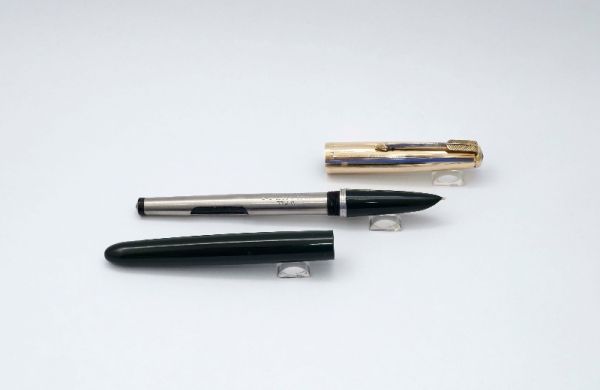 Parker-51-Aerometric-Forest-Green-Gold-Filled-Custom-Cap-3.jpg