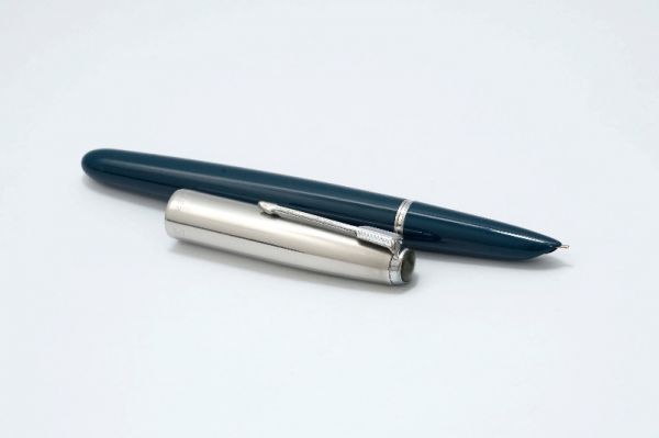Parker-51-Aerometric-Frosted-Chrome-Gorgeous-Dark-Blue-3.jpg