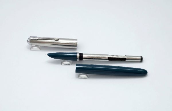 Parker-51-Aerometric-Frosted-Chrome-Gorgeous-Dark-Blue-4.jpg