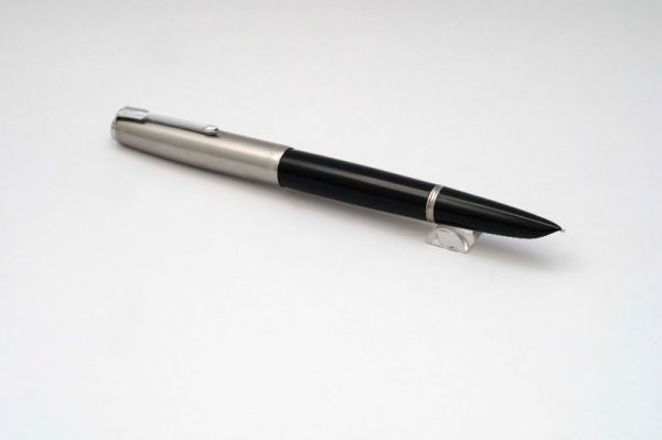 Parker-51-Aerometric-Lustraloy-Cap-Black-Barrel-8.jpg