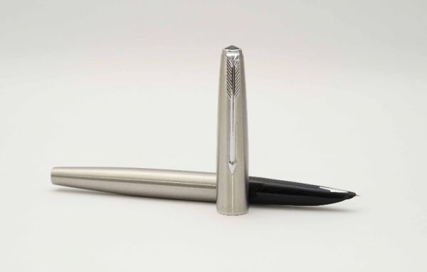 Parker-61-Jet-Flighter-Stainless-Steel-2.jpg
