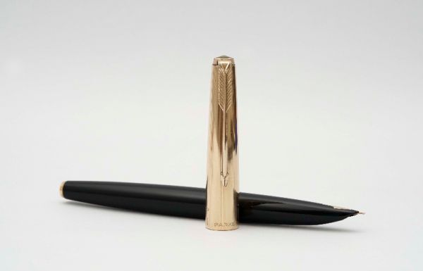 Parker-61-Mark-II-Black-Gold-Filled-Cap-2.jpg