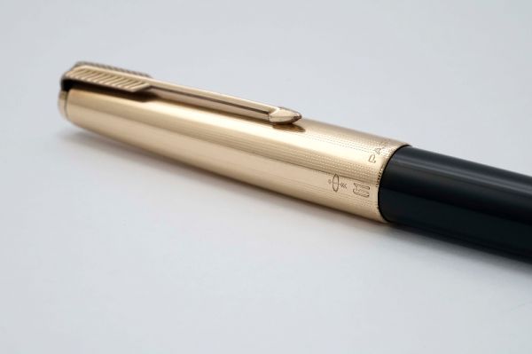 Parker-61-Mark-II-Black-Gold-Filled-Cap-4.jpg