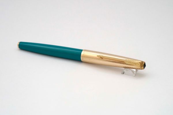 Parker-61-Vista-Blue-Gold-Filled-Cap-7.jpg
