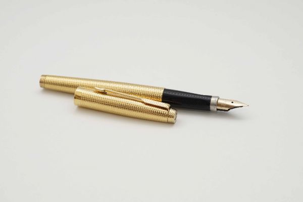 Parker-75-Custom-Insignia-Gold-Filled-3.jpg