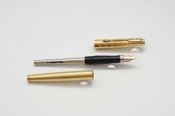 Parker-75-Custom-Insignia-Gold-Filled-4.jpg