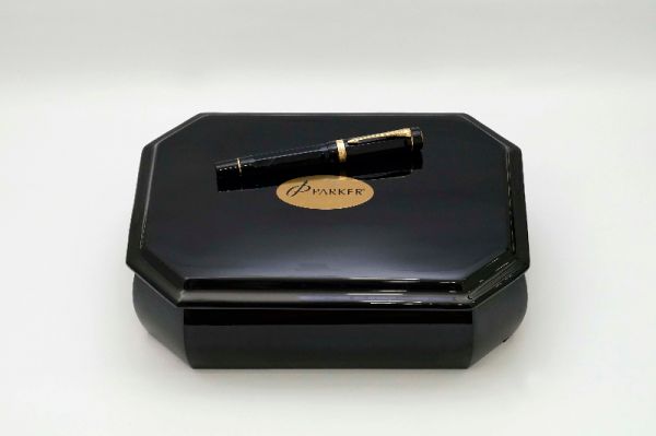Parker-Duofold-Black-Pearl-Lucky-8-Limited-Edition-3.jpg