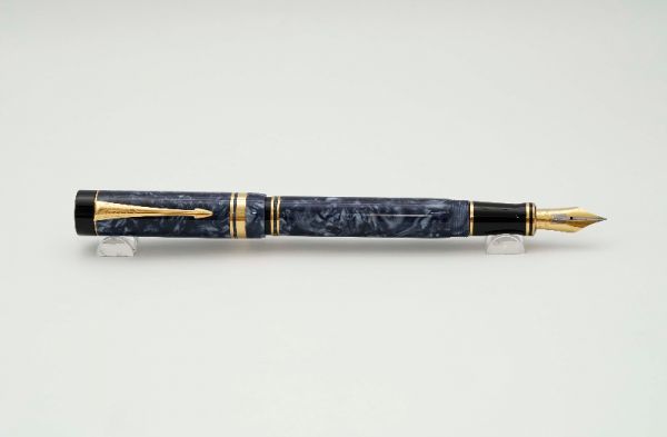 Parker-Duofold-Centennial-Marbled-Blue-8.jpg
