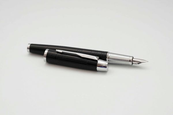 Parker-IM-Premium-Matte-Black-3.jpg