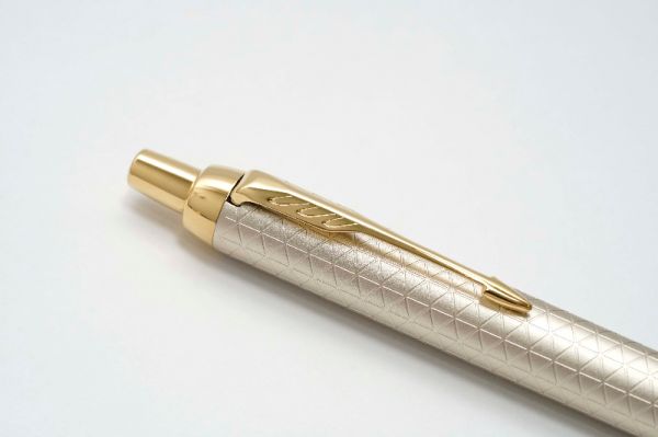 Parker-IM-Premium-Warm-Silver-Gold-Retractable-3.jpg