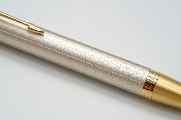 Parker-IM-Premium-Warm-Silver-Gold-Retractable-4.jpg