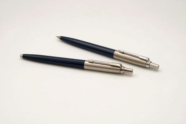 Parker-Jotter-Dark-Blue-4.jpg