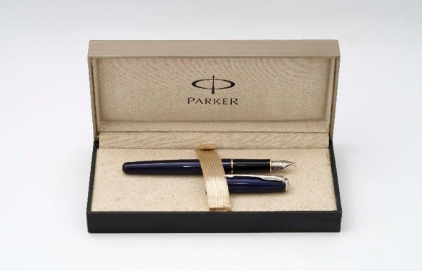 Parker-Sonnet-Blue-Lacquer-2.jpg