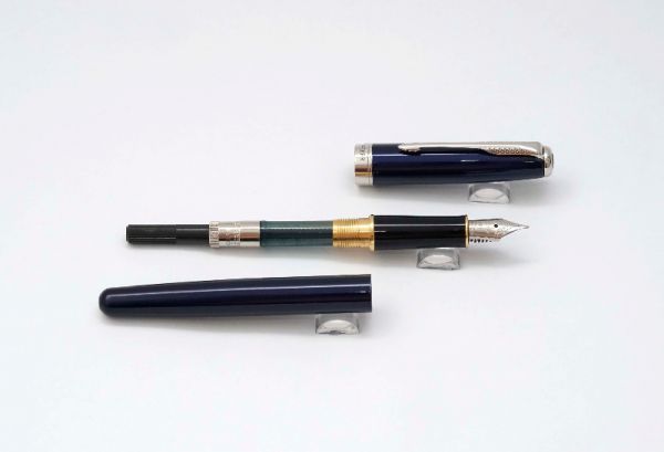 Parker-Sonnet-Blue-Lacquer-4.jpg