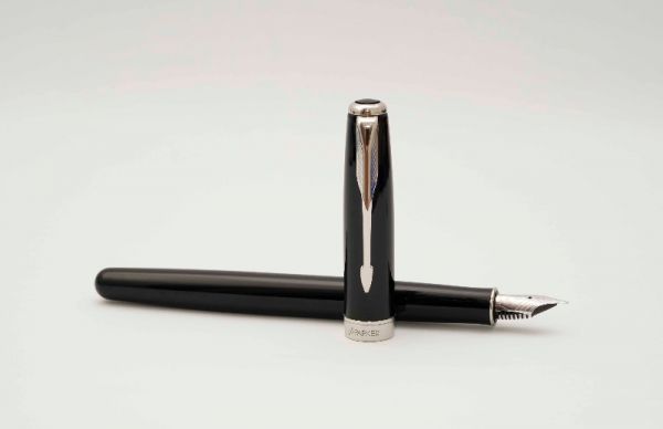 Parker-Sonnet-Lacquer-Black-2.jpg