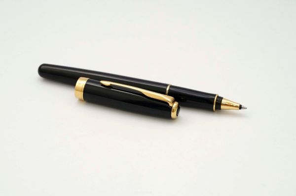 Parker-Sonnet-Lacquer-Black-4.jpg