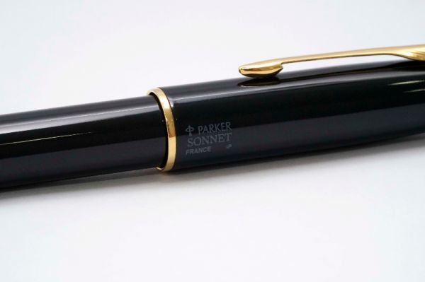 Parker-Sonnet-Lacquer-Black-Fountain-Pen-5.jpg