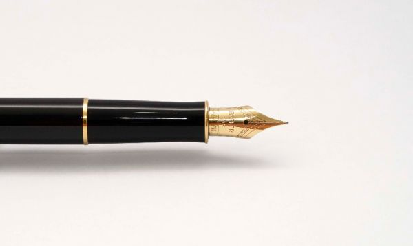 Parker-Sonnet-Lacquer-Black-Fountain-Pen-6.jpg