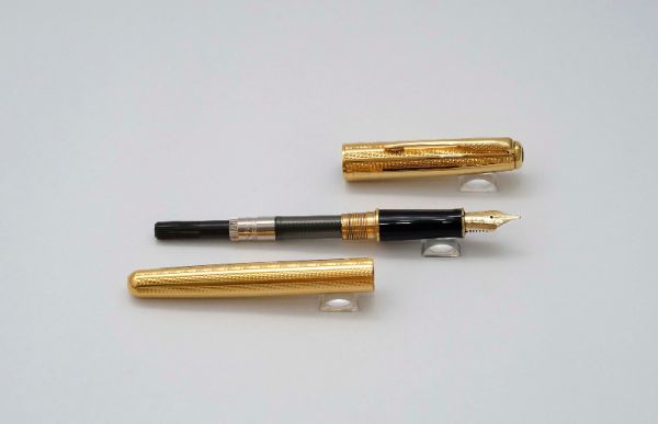 Parker-Sonnet-Premier-Cascade-Gold-4.jpg