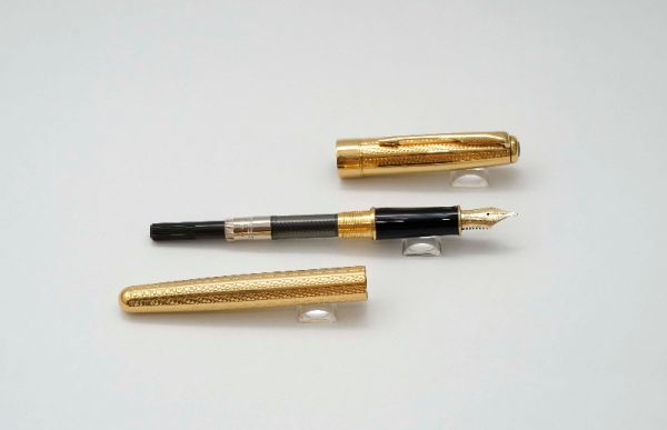 Parker-Sonnet-Premier-Gold-Cascade-3.jpg