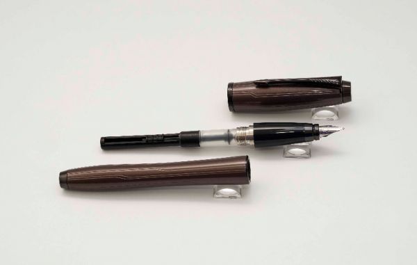 Parker-Urban-Premium-Metallic-Brown-Lacquer-4.jpg