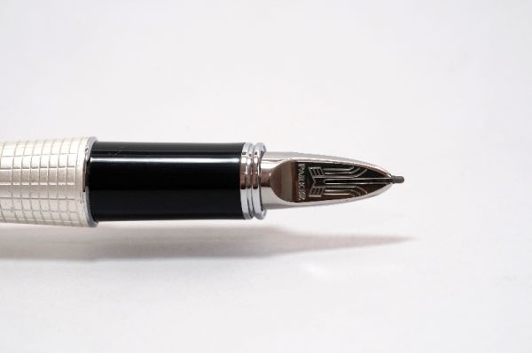 Parker-Urban-Premium-Pearl-Metal-5th-4.jpg