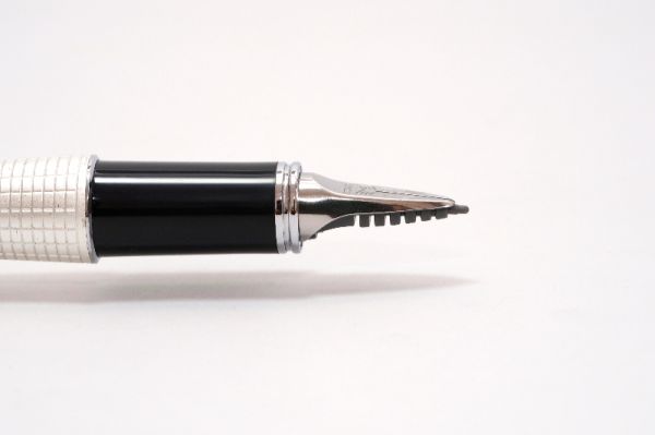 Parker-Urban-Premium-Pearl-Metal-5th-5.jpg