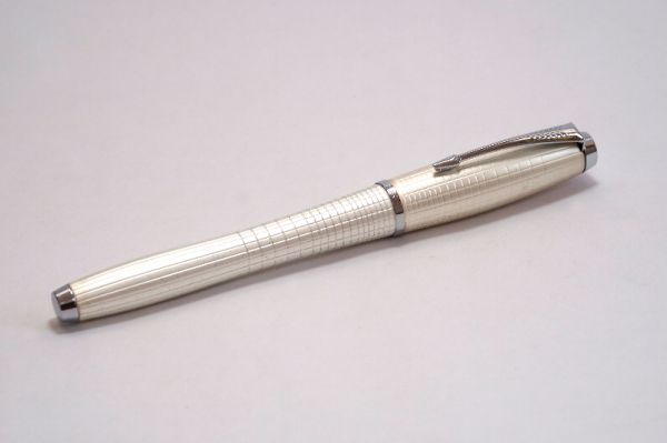 Parker-Urban-Premium-Pearl-Metal-5th-6.jpg