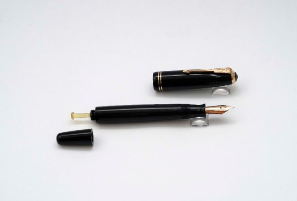 Parker-Vacumatic-Black-Celluloid-3.jpg