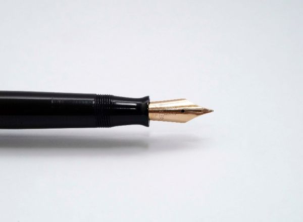 Parker-Vacumatic-Black-Celluloid-5.jpg