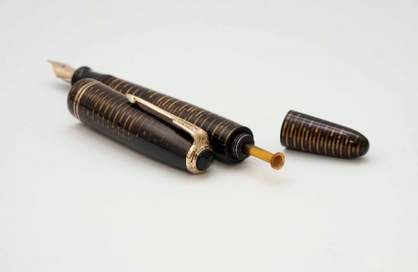 Parker-Vacumatic-Golden-Pearl-Celluloid-3.jpg