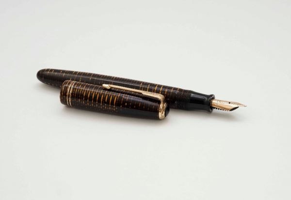 Parker-Vacumatic-Golden-Pearl-Celluloid-4.jpg