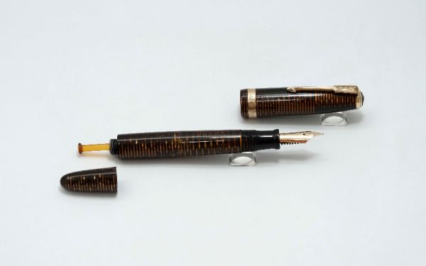 Parker-Vacumatic-Major-Golden-Pearl-3.jpg