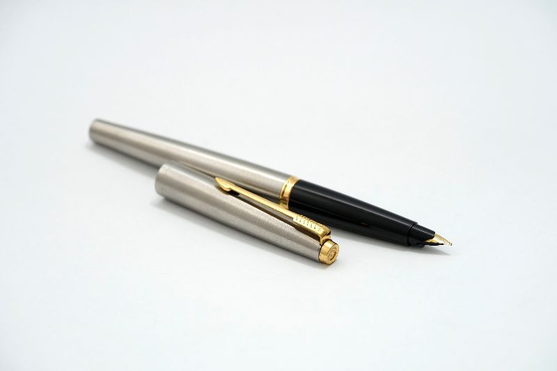 Parker_45_Flighter_Deluxe_Stainless_Steel_2.jpg