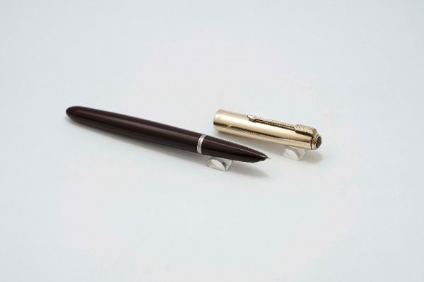 Parker_51_Aerometric_Demi_Burgundy_Gold_Filled_Cap_9.jpg