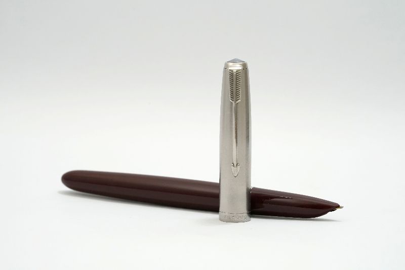 Parker_51_Vacumatic_Burgundy_Lustraloy_Cap_b.jpg