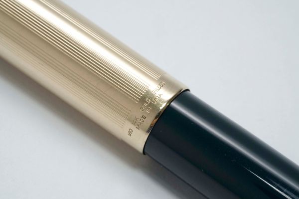 Parker_51_Vacumatic_Cedar_Blue_&_Gold_Filled_Cap_2.jpg