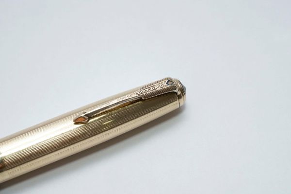 Parker_51_Vacumatic_Cedar_Blue_&_Gold_Filled_Cap_7.jpg